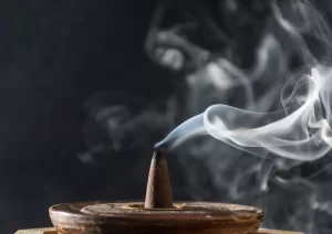 lưu ý khi đốt trầm hương - có nên thiền với trầm hương